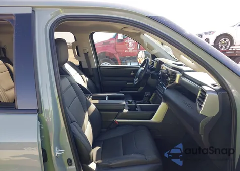 2022 Toyota Tundra Sr5 z USA, uszkodzony, nr VIN 5TFLA5DBXNX041009